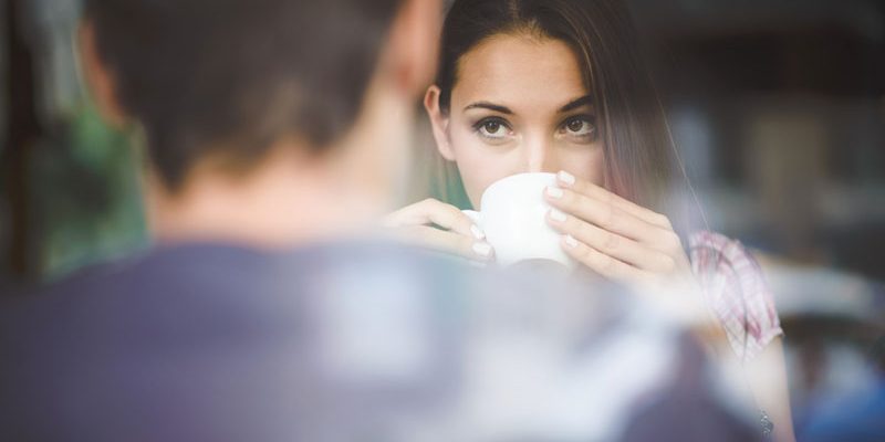 Red Flags beim 1. Date: Finger weg bei diesen Anzeichen!