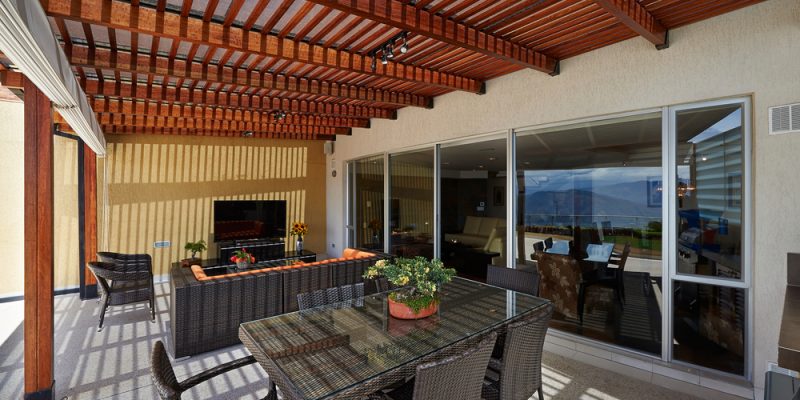 Möchtest du deine Terrasse auch bei Regen nutzen? Wir haben Tipps!